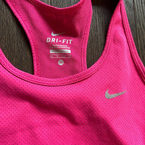 Nike Size XS Pink Tank - Picture 2 of 3